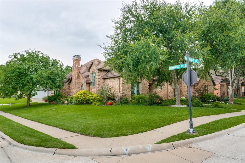 1600 Crockett Circle