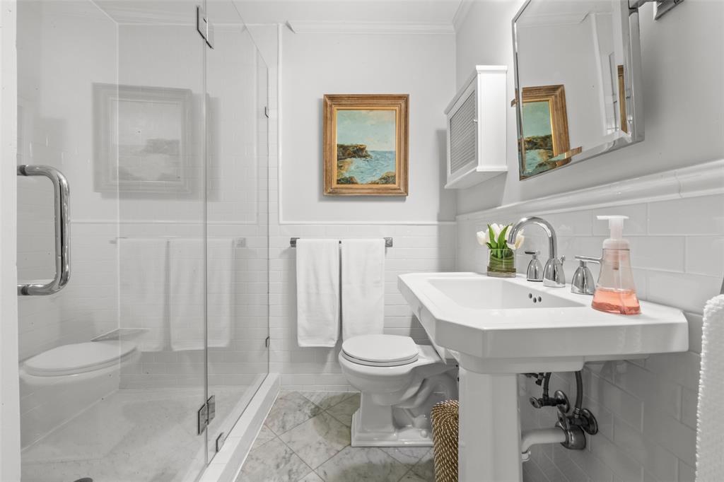 Wilshire Heights - Residential