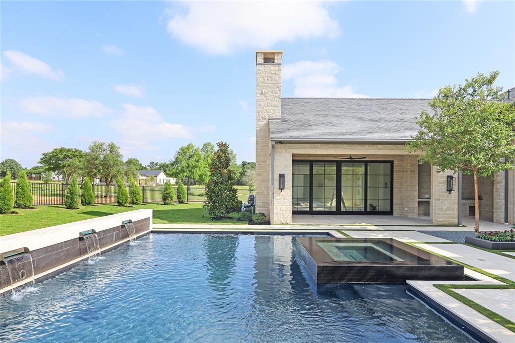 2644 Magnolia Circle
