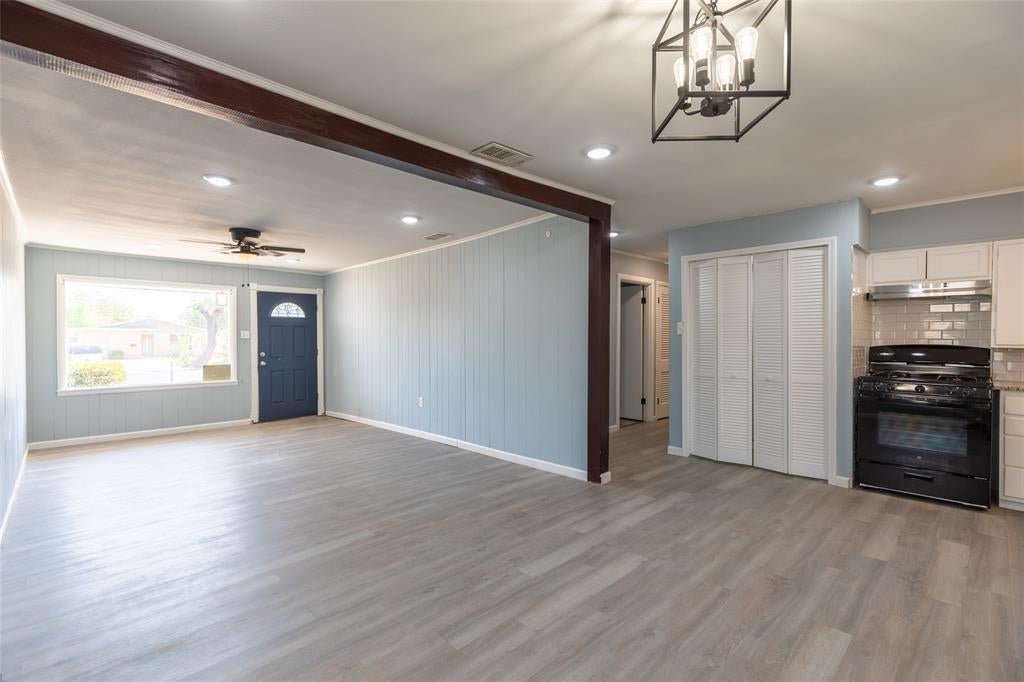 2142 N Mockingbird Lane