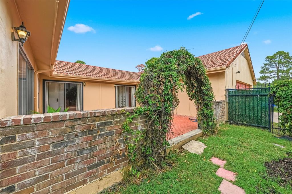 Elm Shadows Add - Residential