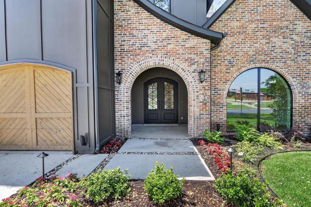 10140 Lakemere Drive