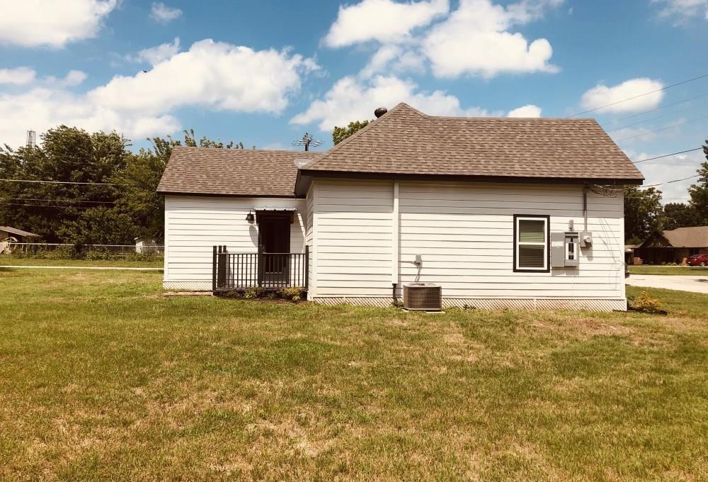 202 S Trappier Street