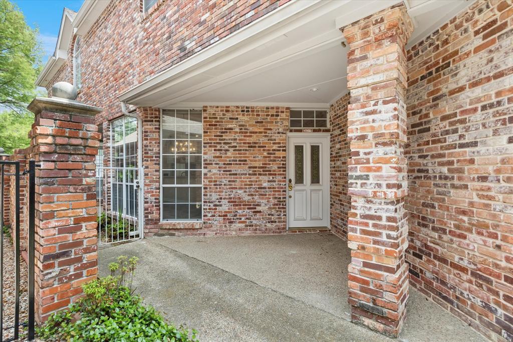 535 Lochngreen Trail