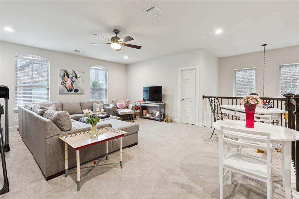 Villas Lk Hlnds Add - Residential