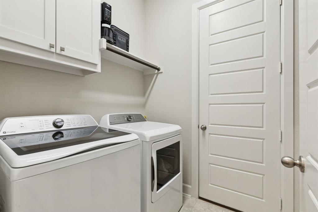 Villas Lk Hlnds Add - Residential