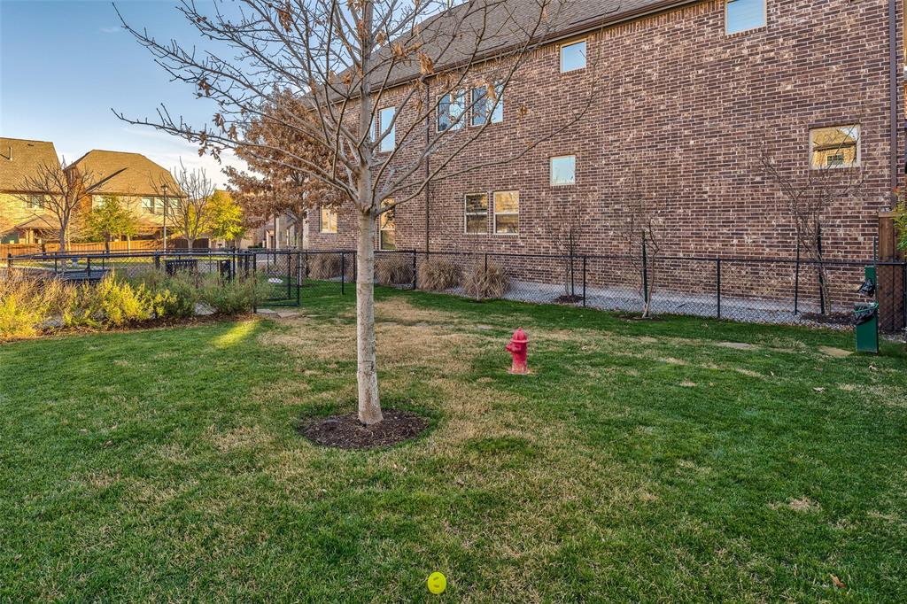 Villas Lk Hlnds Add - Residential