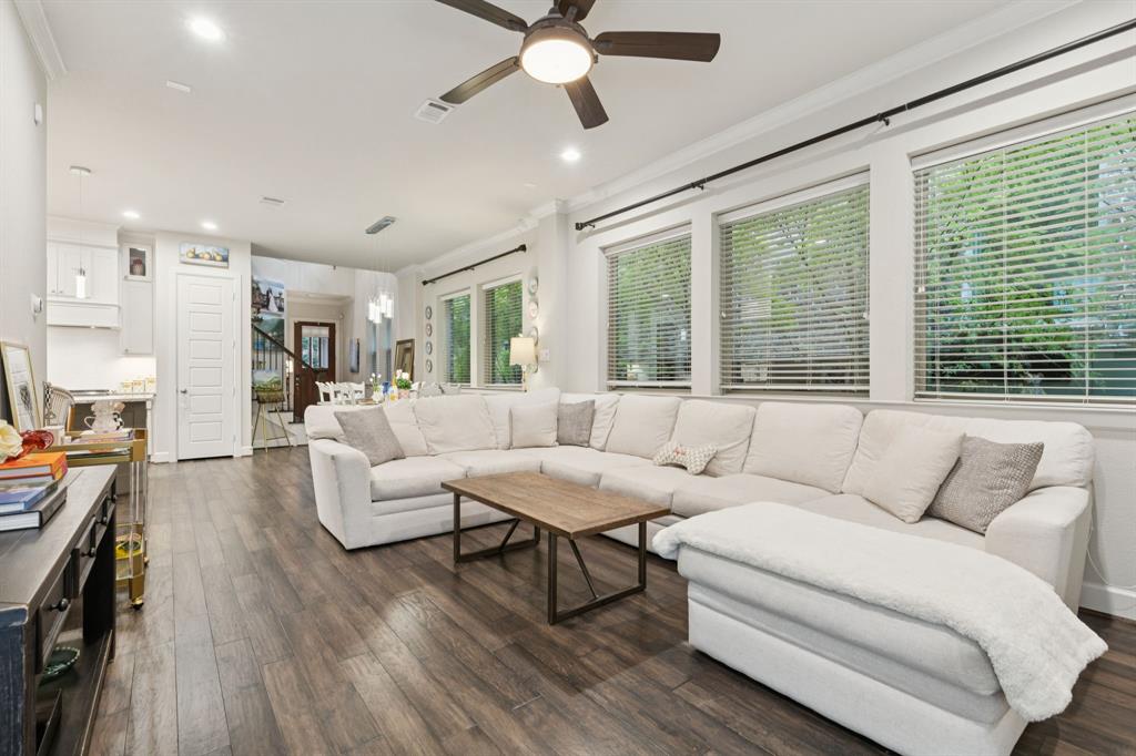 Villas Lk Hlnds Add - Residential