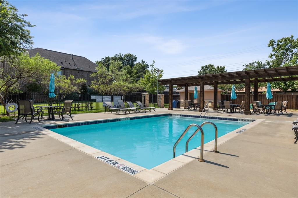 Villas Lk Hlnds Add - Residential