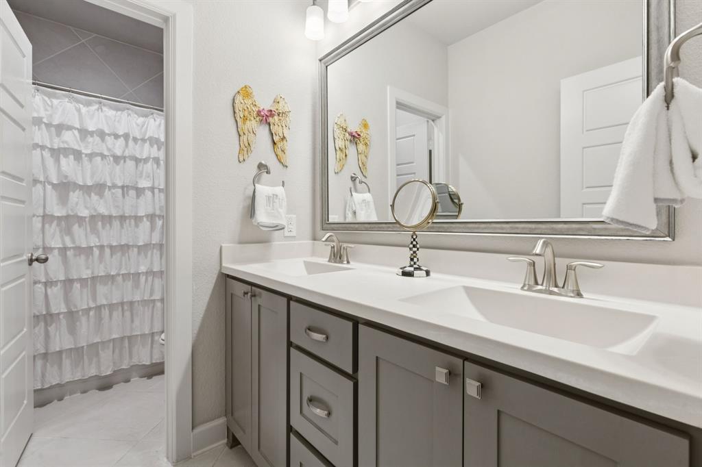 Villas Lk Hlnds Add - Residential