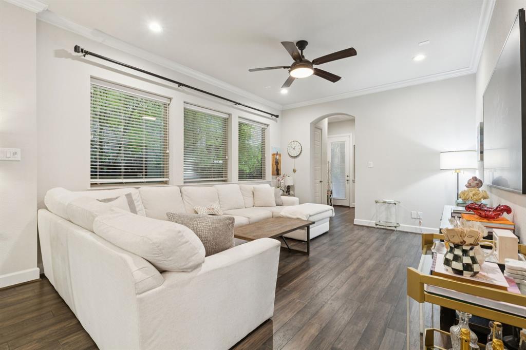 Villas Lk Hlnds Add - Residential