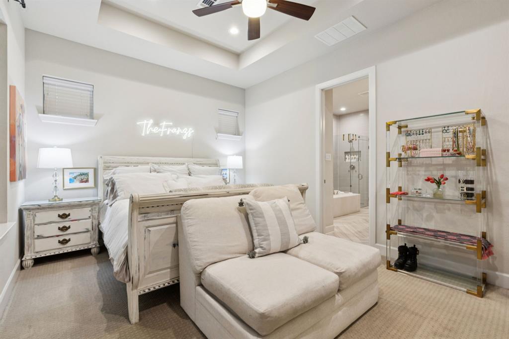 Villas Lk Hlnds Add - Residential