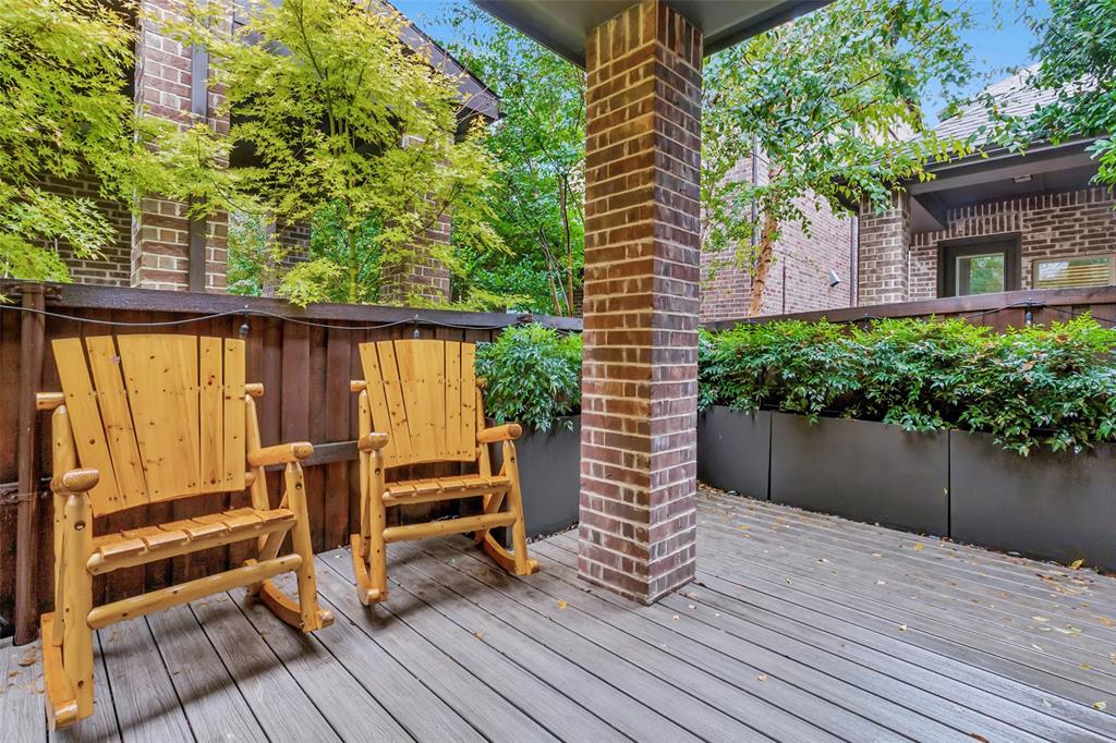 Villas Lk Hlnds Add - Residential