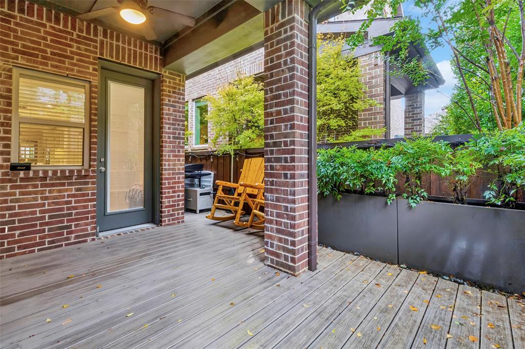 Villas Lk Hlnds Add - Residential