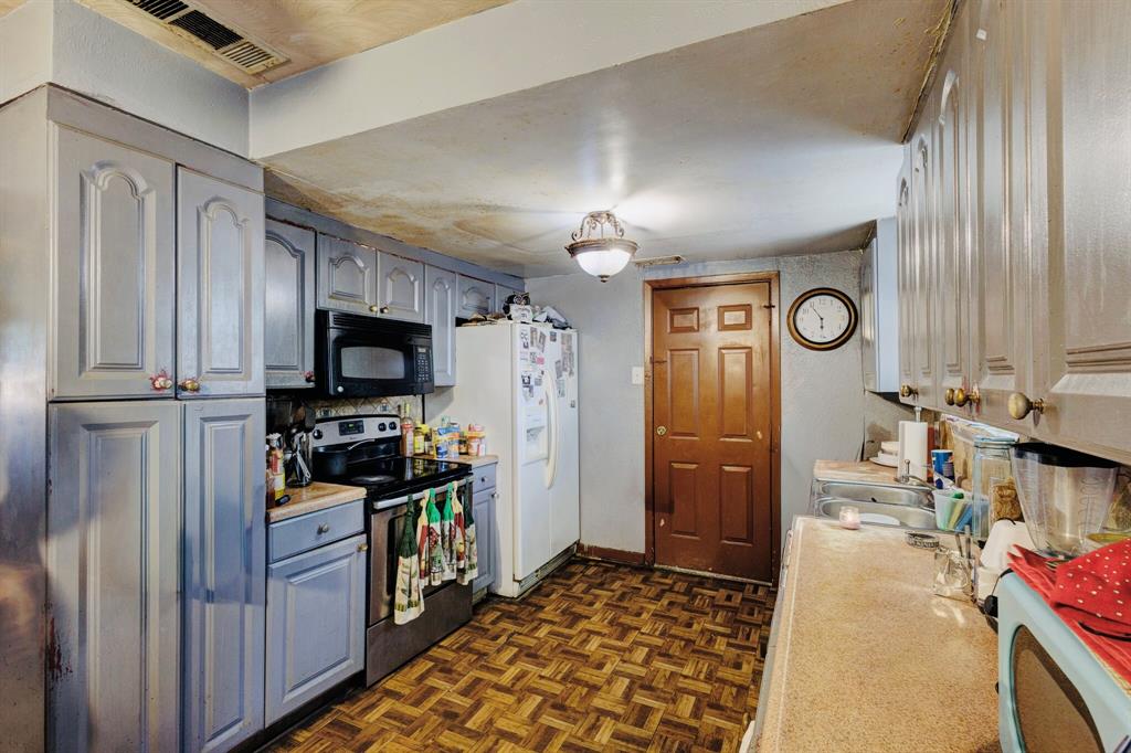 Val wood Park 27 - Residential