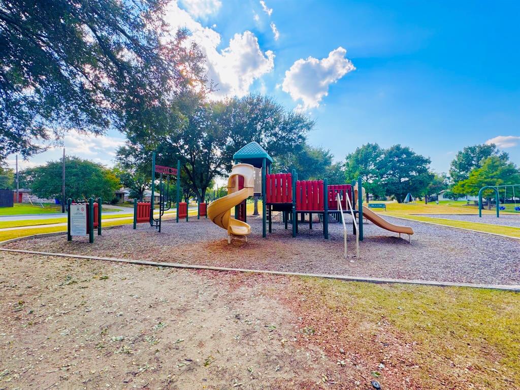 Val wood Park 27 - Residential