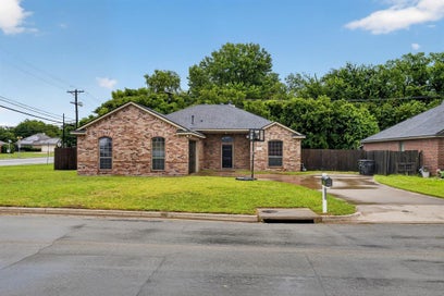 1301 Hyde Park Boulevard Cleburne TX 76033