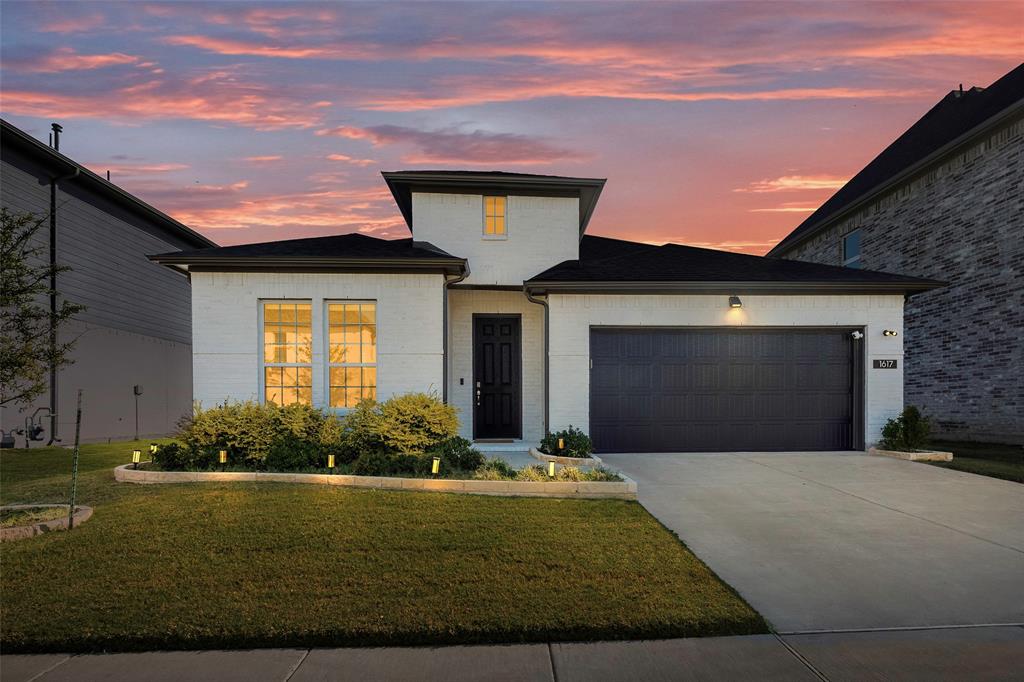 1617 Hitching Post Road