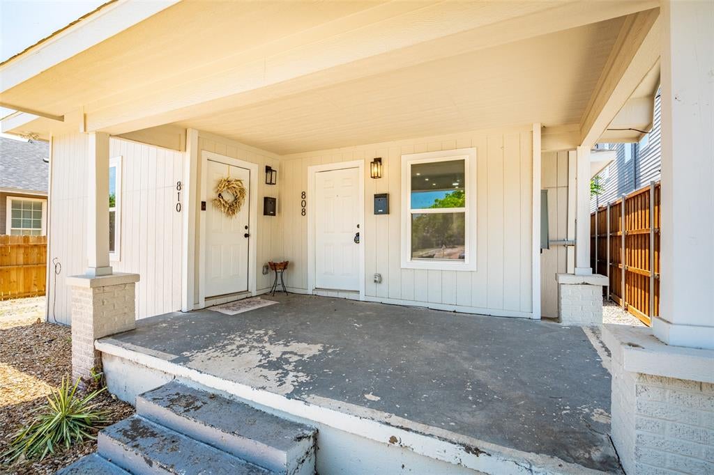 810 W 10th Street