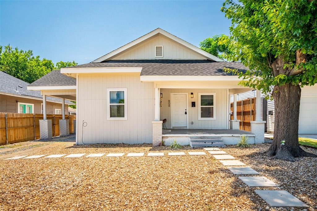 810 W 10th Street