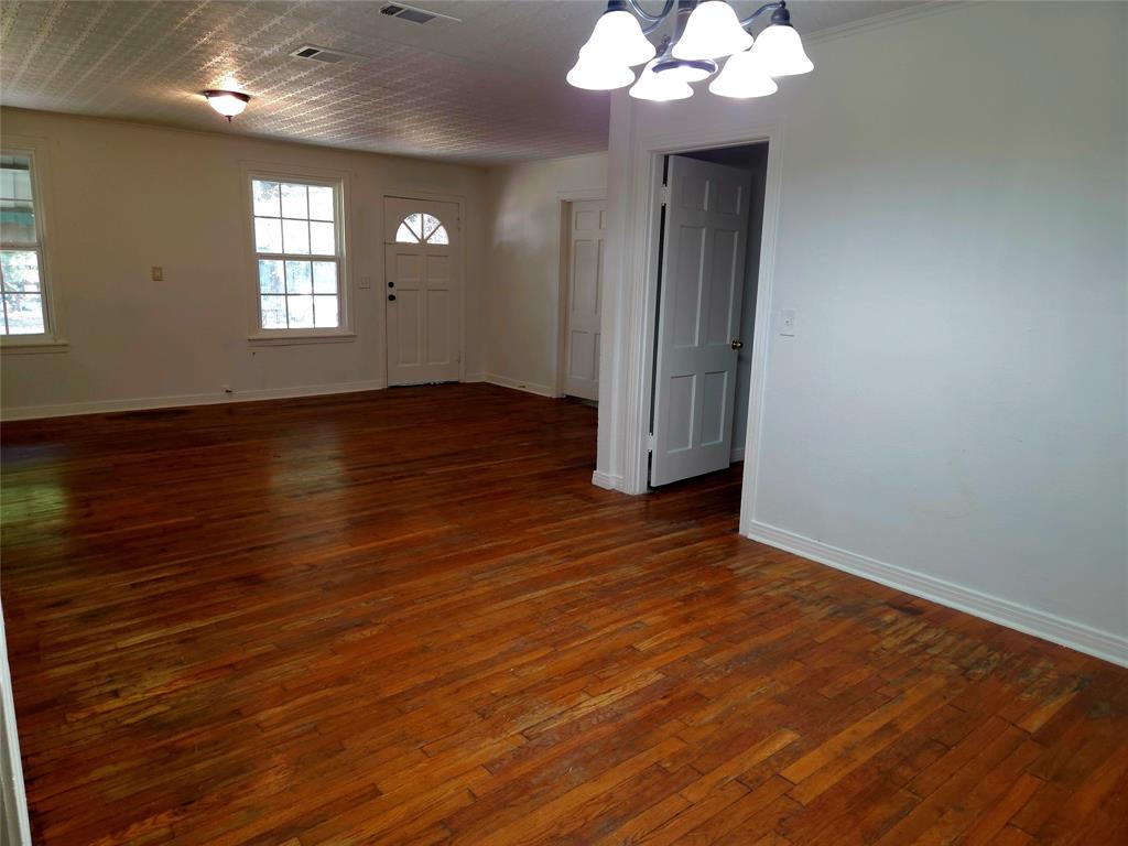 Orig Town Of Wolfe City - Residential