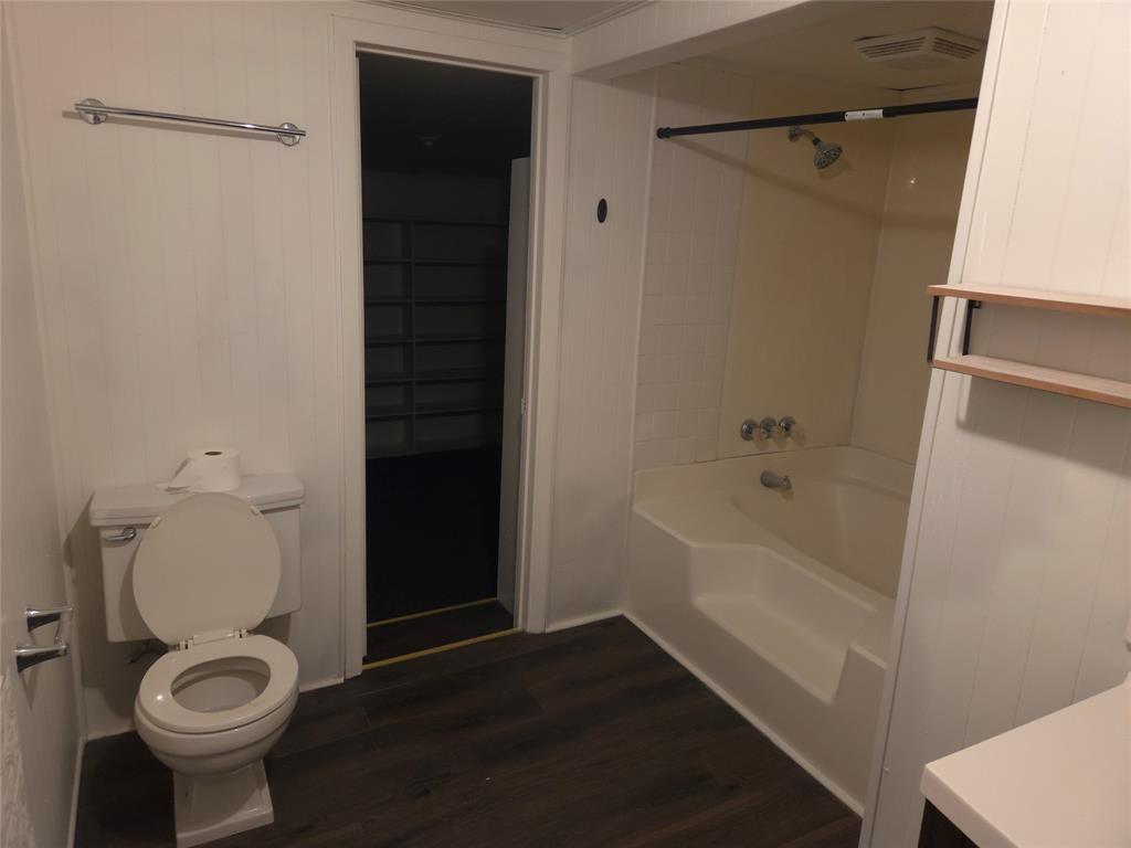 Orig Town Of Wolfe City - Residential