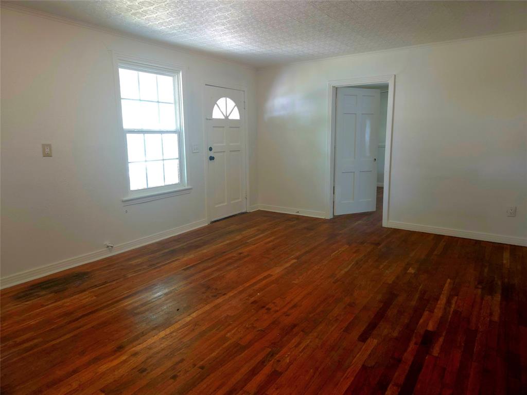 Orig Town Of Wolfe City - Residential