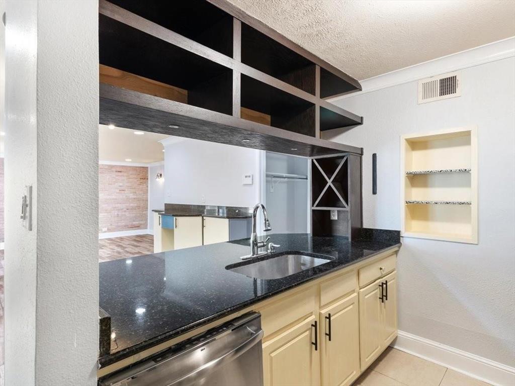 Bella Gardens Condo - Residential