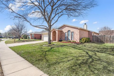 400 Candlestick Trail Saginaw TX 76179