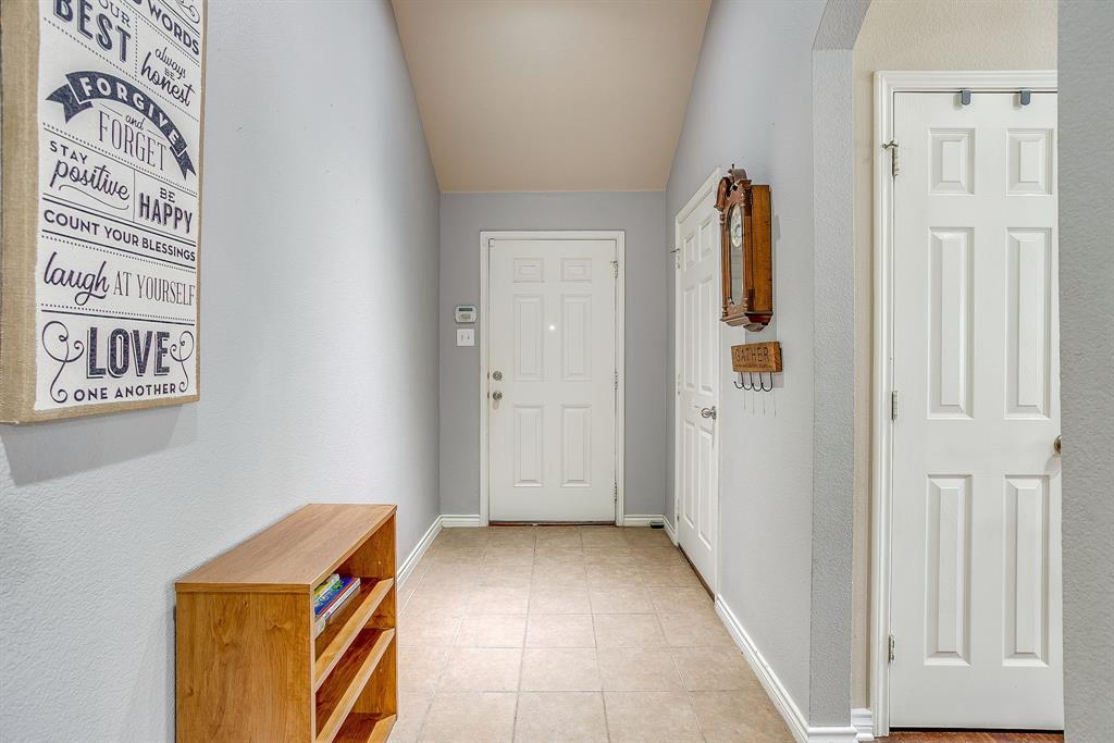 3321 Royal Crest Drive