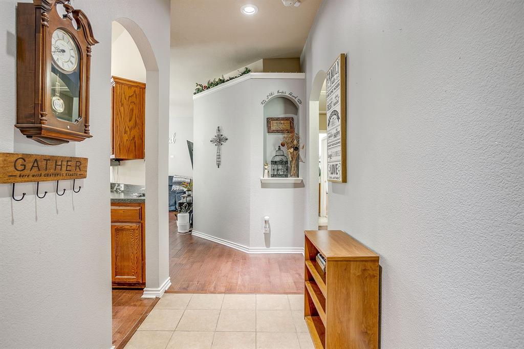 3321 Royal Crest Drive