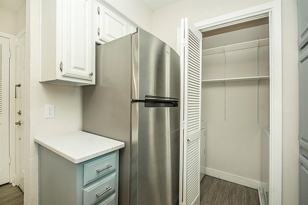 Chasewood Oaks Condo - Residential
