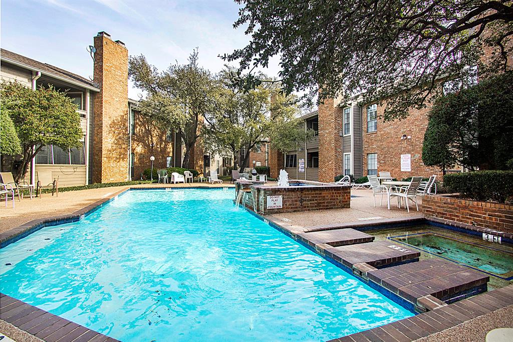 Chasewood Oaks Condo - Residential