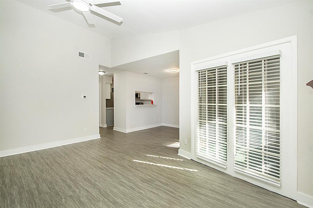 Chasewood Oaks Condo - Residential