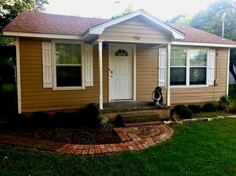 756 N Barton Street Stephenville TX 76401