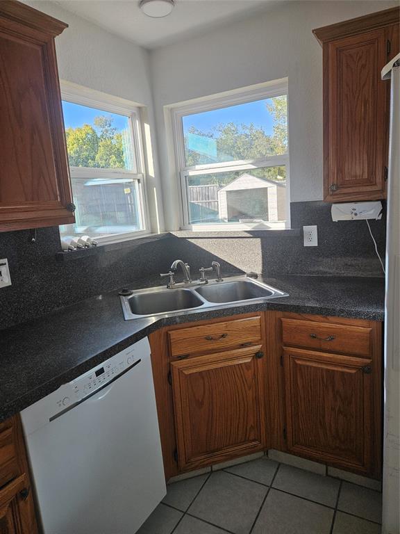 East Glen Ph 02 Rep - Residential Lease