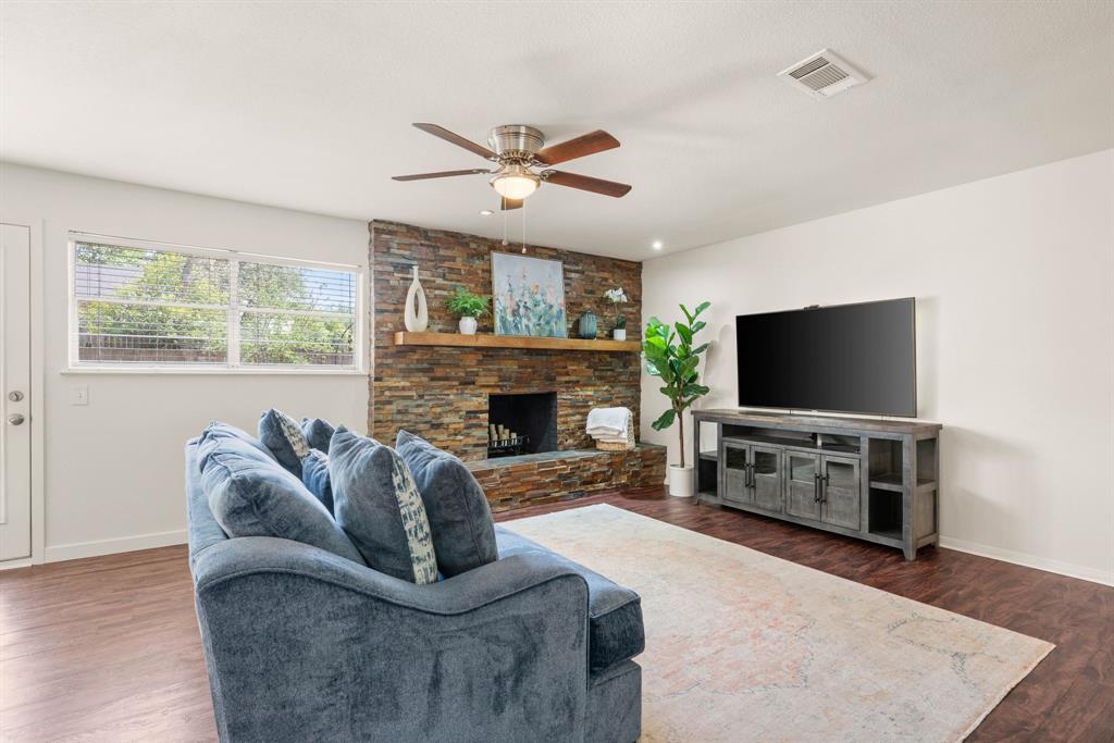 Bedford, Texas 76021, United States, 4 Bedrooms Bedrooms, ,2 BathroomsBathrooms,Residential,Pending,105941