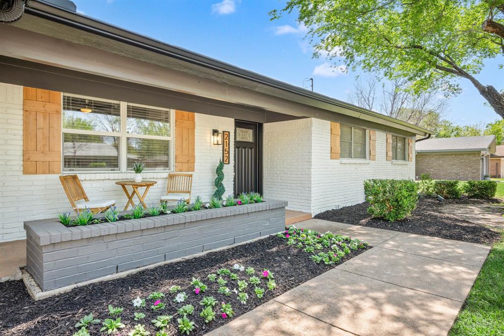 Bedford, Texas 76021, United States, 4 Bedrooms Bedrooms, ,2 BathroomsBathrooms,Residential,Pending,105941