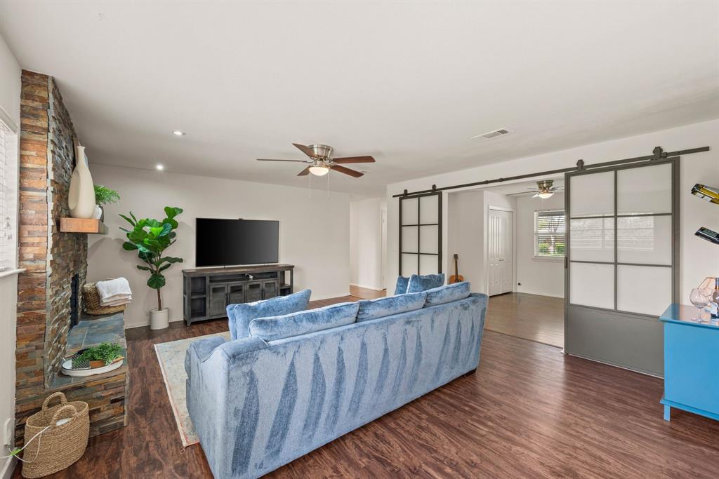 Bedford, Texas 76021, United States, 4 Bedrooms Bedrooms, ,2 BathroomsBathrooms,Residential,Pending,105941