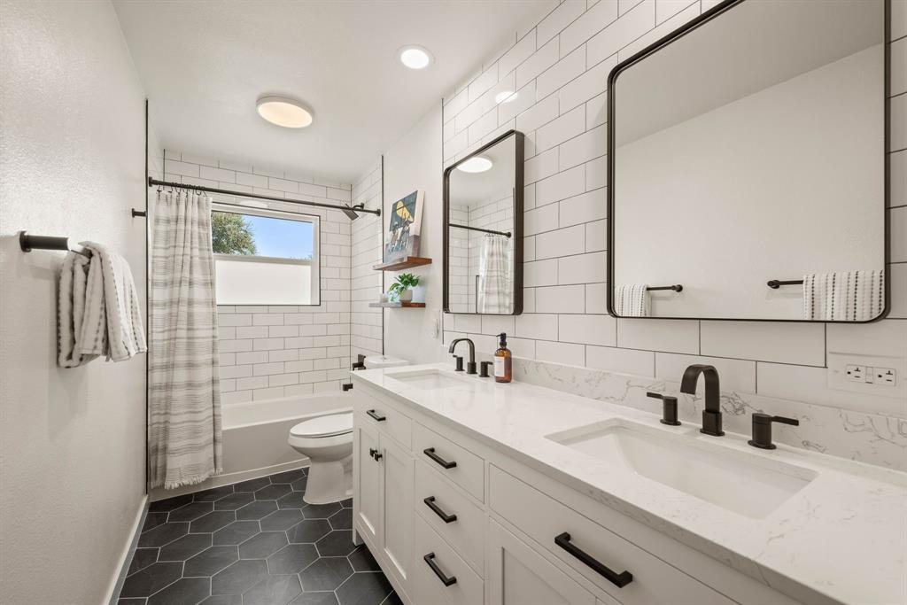 Bedford, Texas 76021, United States, 4 Bedrooms Bedrooms, ,2 BathroomsBathrooms,Residential,Pending,105941