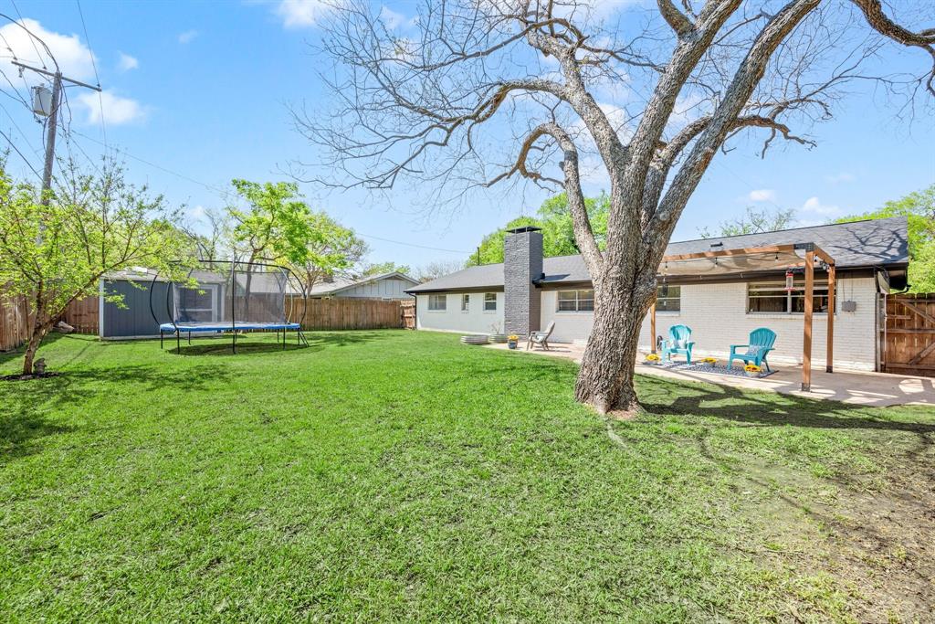 Bedford, Texas 76021, United States, 4 Bedrooms Bedrooms, ,2 BathroomsBathrooms,Residential,Pending,105941