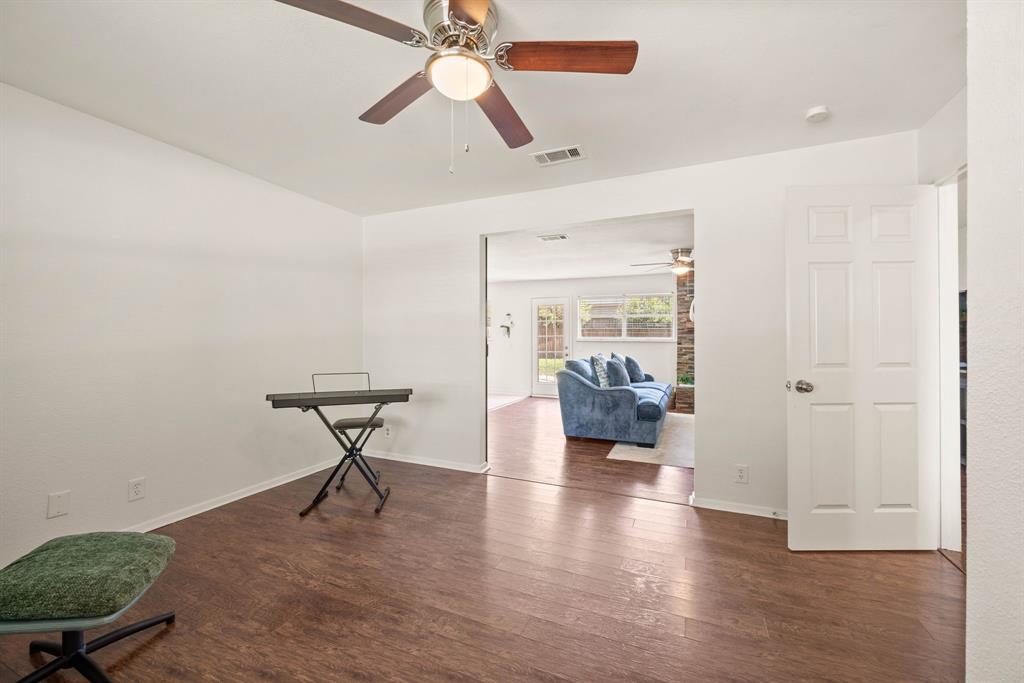 Bedford, Texas 76021, United States, 4 Bedrooms Bedrooms, ,2 BathroomsBathrooms,Residential,Pending,105941