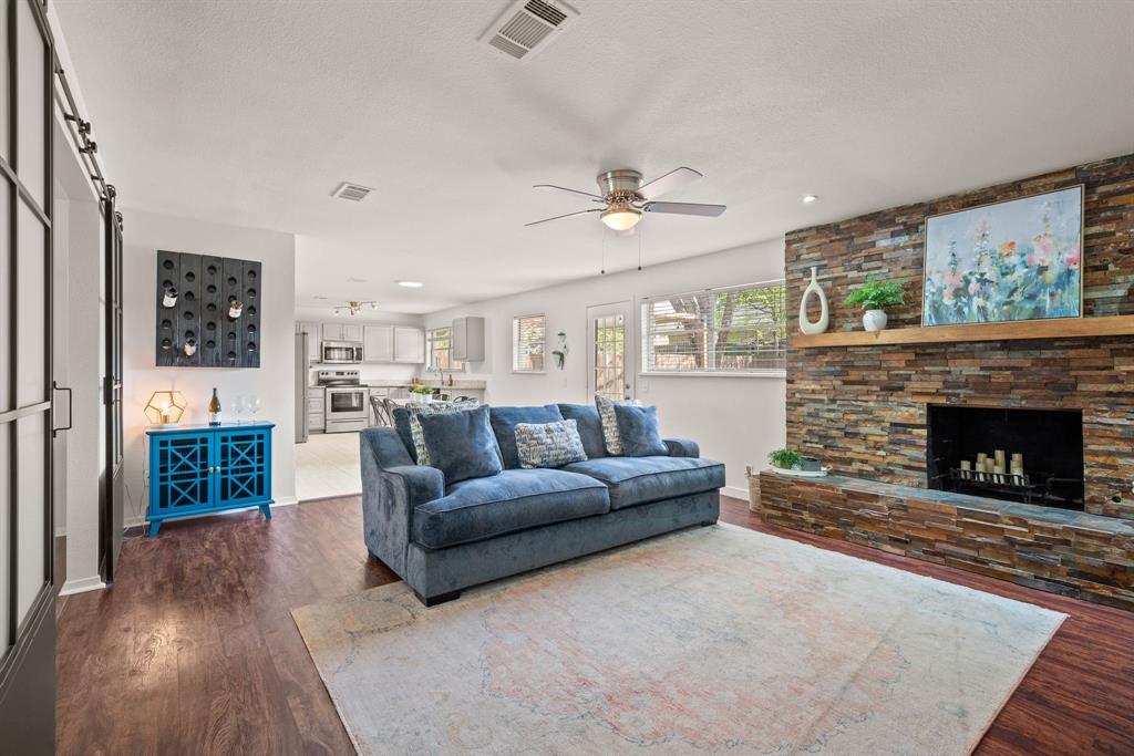 Bedford, Texas 76021, United States, 4 Bedrooms Bedrooms, ,2 BathroomsBathrooms,Residential,Pending,105941