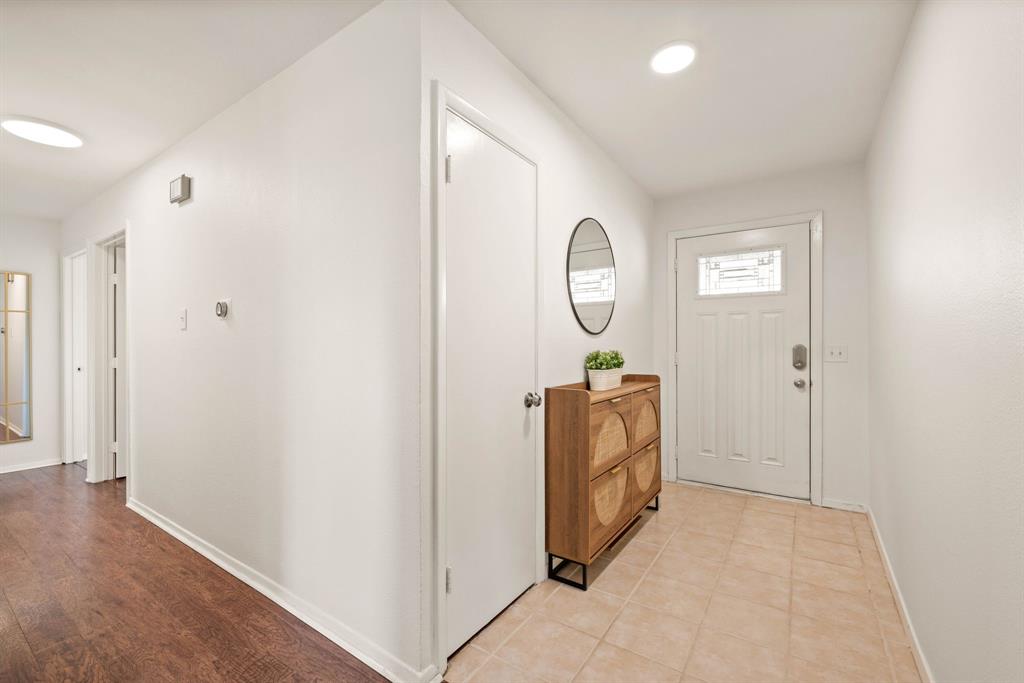 Bedford, Texas 76021, United States, 4 Bedrooms Bedrooms, ,2 BathroomsBathrooms,Residential,Pending,105941