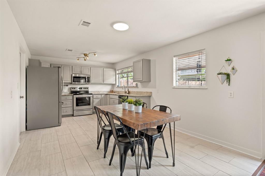 Bedford, Texas 76021, United States, 4 Bedrooms Bedrooms, ,2 BathroomsBathrooms,Residential,Pending,105941