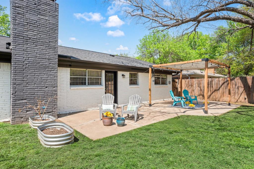 Bedford, Texas 76021, United States, 4 Bedrooms Bedrooms, ,2 BathroomsBathrooms,Residential,Pending,105941