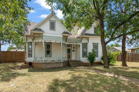 601 W 3rd Street Baird TX 79504