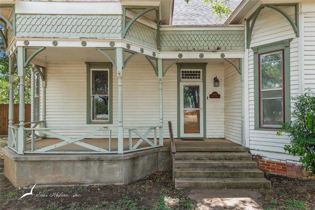 601 W 3rd Street