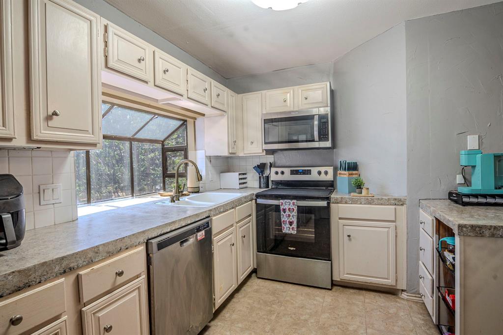 Manorhomes Of Wimbledon Condo - Residential