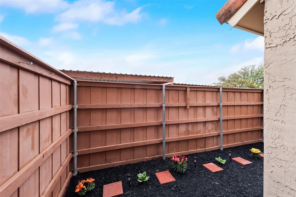 Lass Bruises Hills Condos - Residential Lease